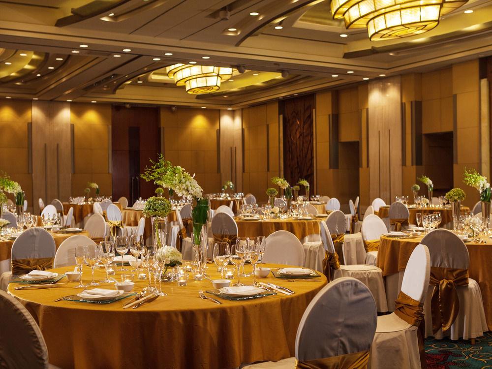 Renaissance Wuhan Hotel Exterior foto