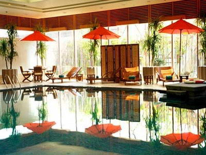 Renaissance Wuhan Hotel Exterior foto
